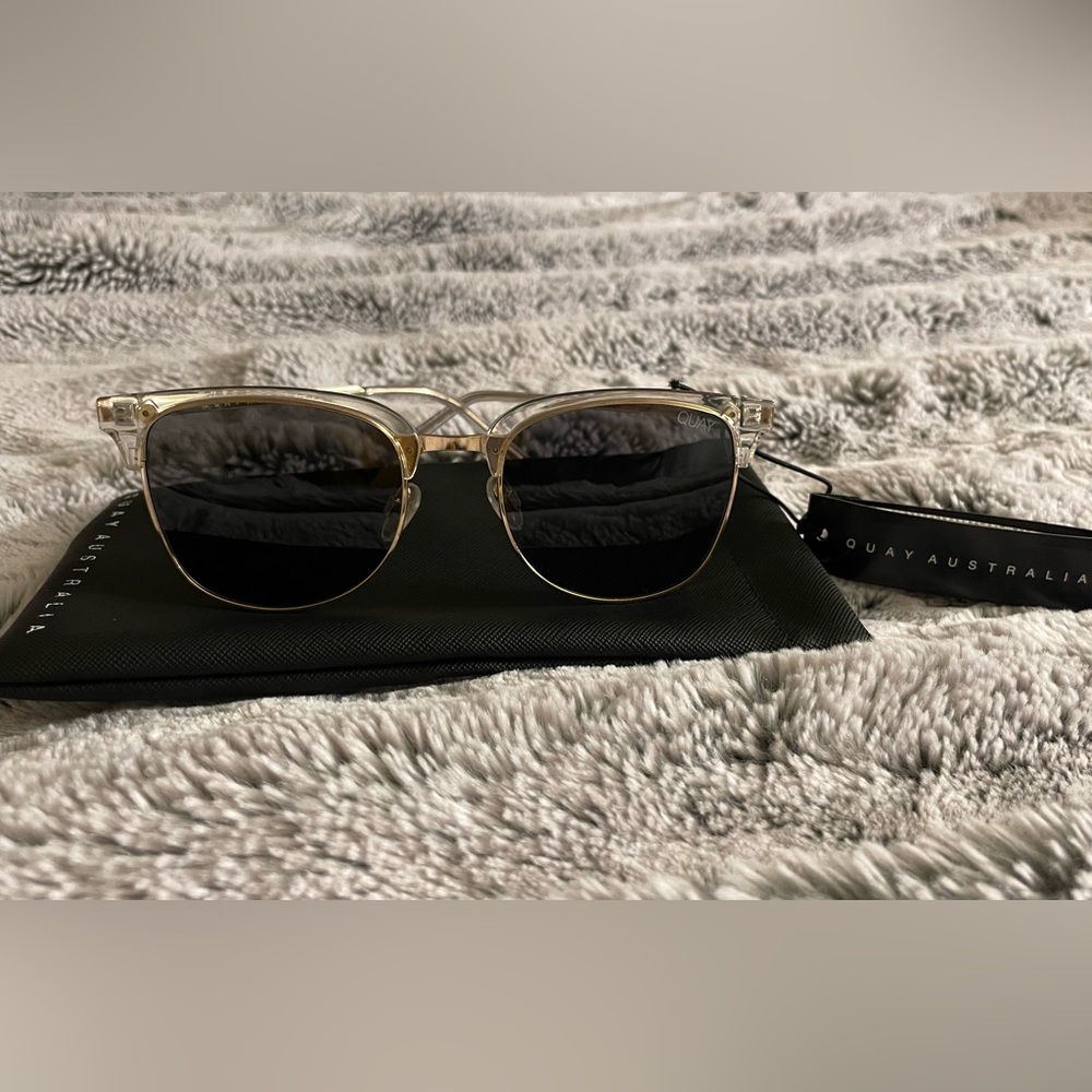 Brand new Quay Evasive Clear Smoke sunglasses 🕶️